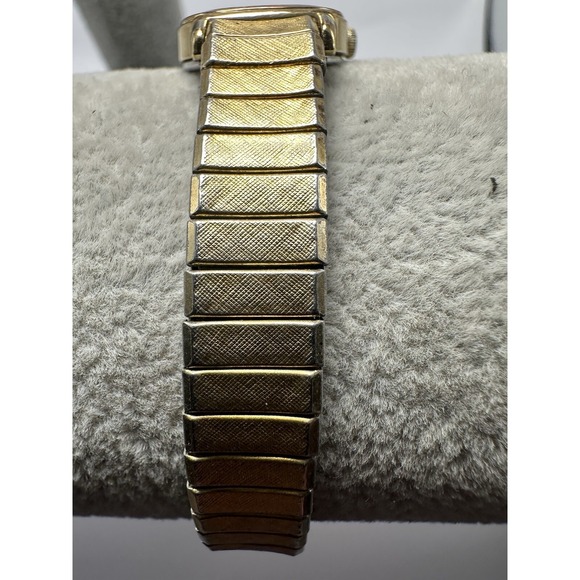 Seiko 2Y00-5029 Ladies Watch 17MM 6\